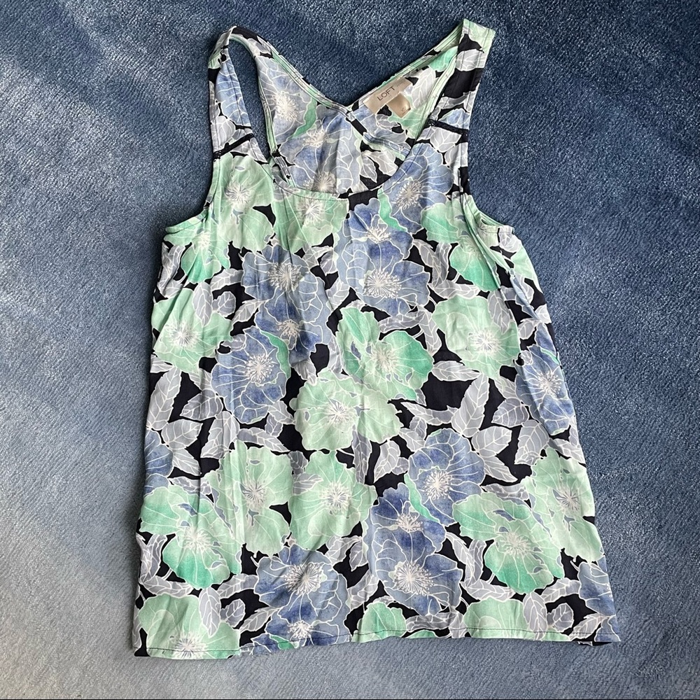 ⚠️LAST CHANCE LOFT Blue Floral Tulip Top